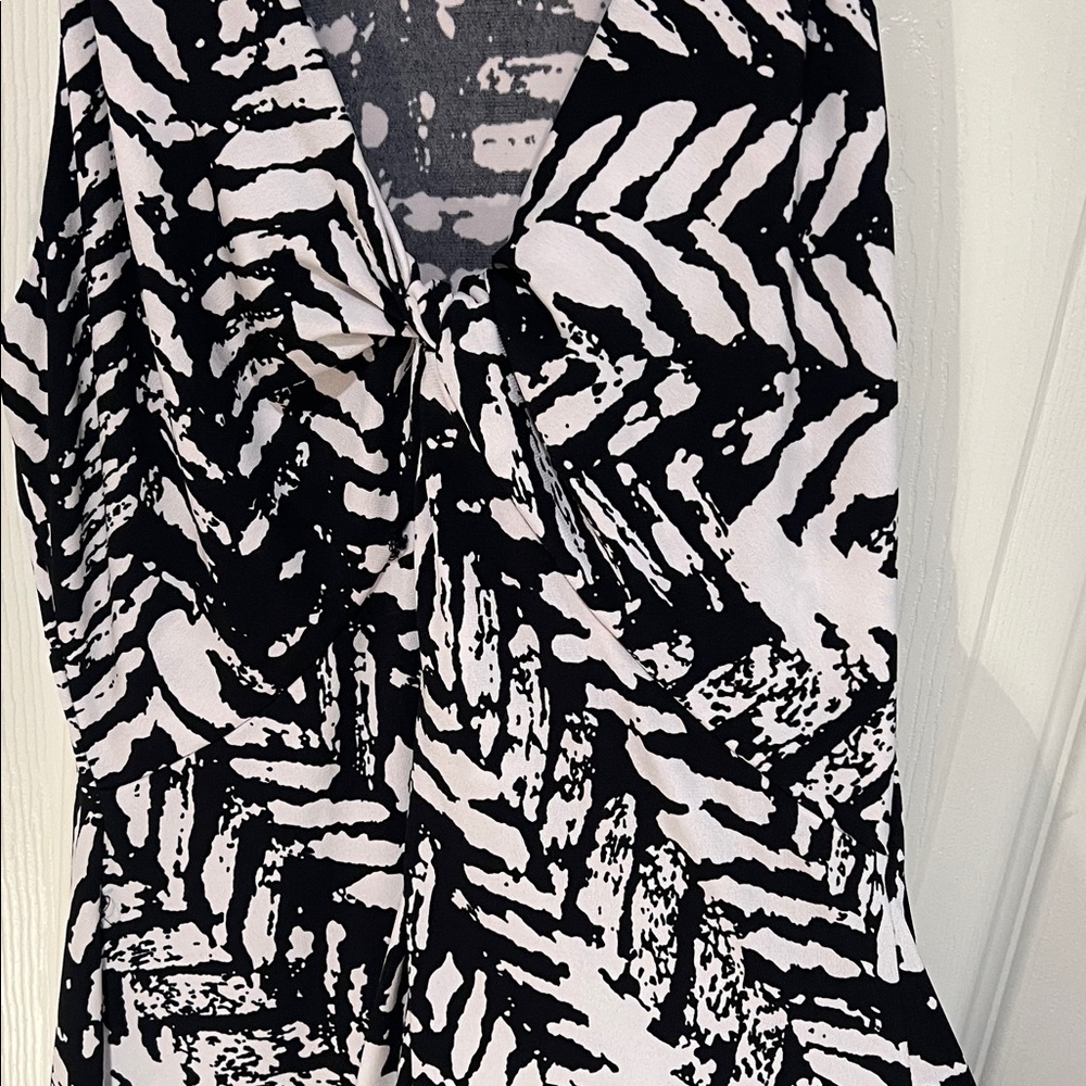 Kenneth Cole Black and White Patterned Women's Dress - Picture 12 of 14